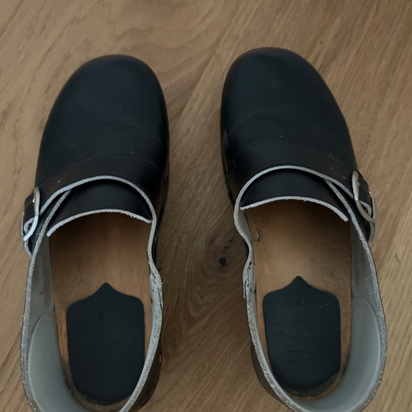 Black clog - Picture 5 of 8